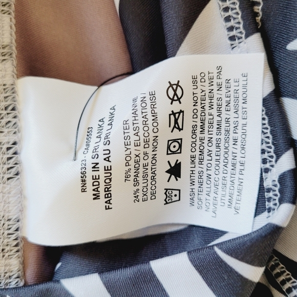 Nike Women's Icon Clash All Over Zebra Print Legging 7/8 Length White/Black XS - Picture 6 of 10